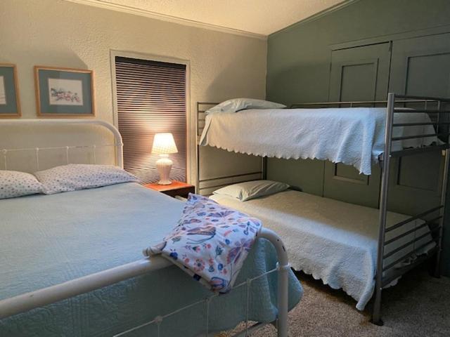River Falls Lodging -Black Hills, South Dakota Hot Springs Extérieur photo