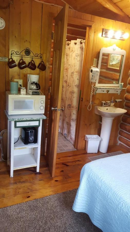 River Falls Lodging -Black Hills, South Dakota Hot Springs Extérieur photo