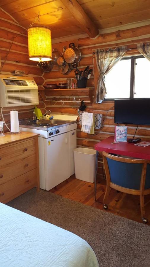 River Falls Lodging -Black Hills, South Dakota Hot Springs Extérieur photo